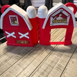 Vintage Hasbro Playskool Fold-open farm barn carry case